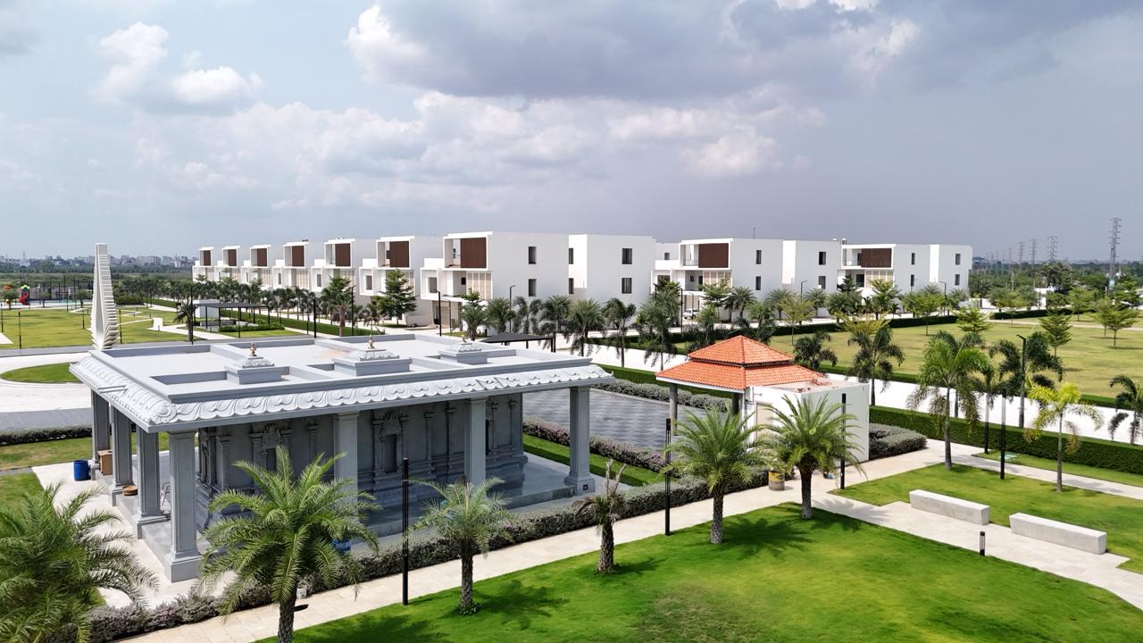 Exterior View 6